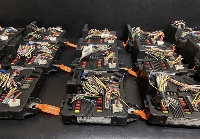 Блоки Предохранителей Рено Меган2 Сценик2 Renault Megane2 Scenik2