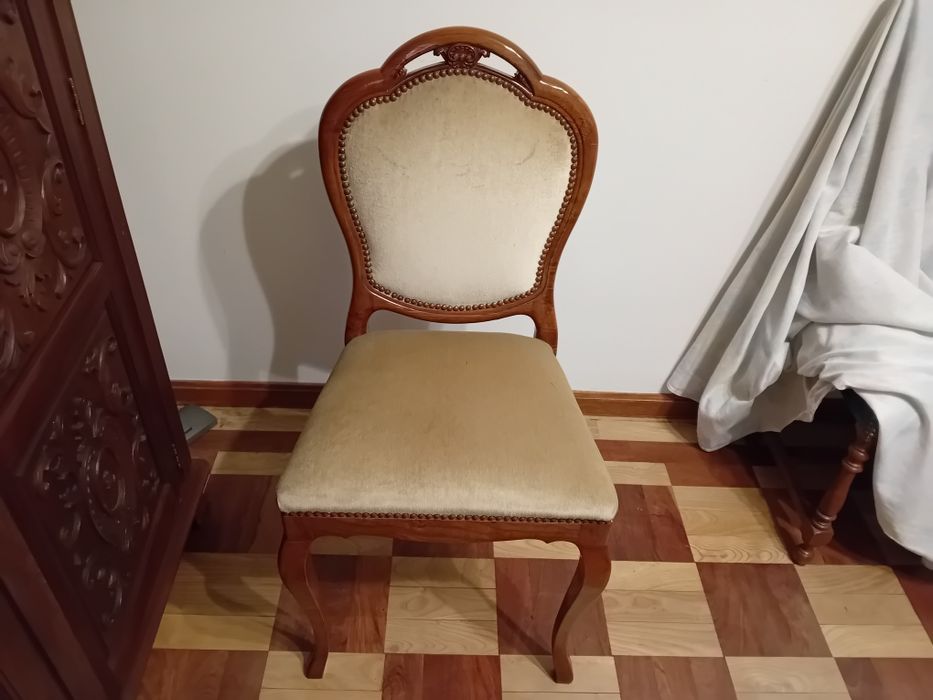 Cadeira Estilo Antigo