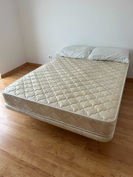 Cama de casal 138x188 + colchão Colmol