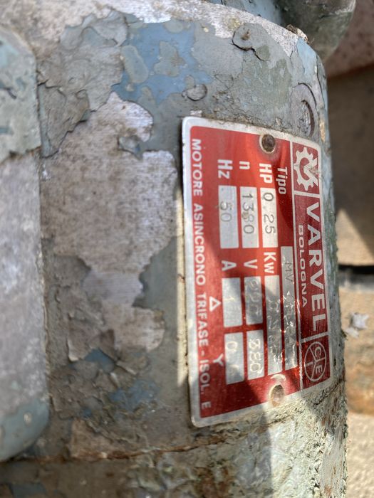 Vendo 2 motores trifasico