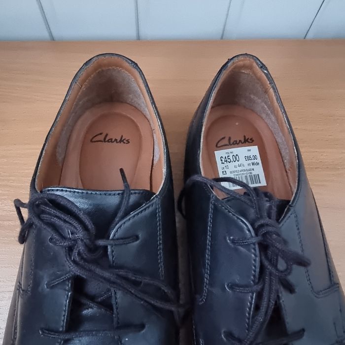 Шкіряні туфлі Clarks. Чоловічі туфлі на шнурівці