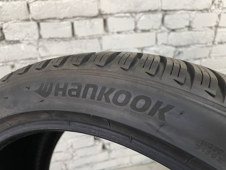 Майже нові зимові шини HANKOOK 225/40 R18 резина Р18
