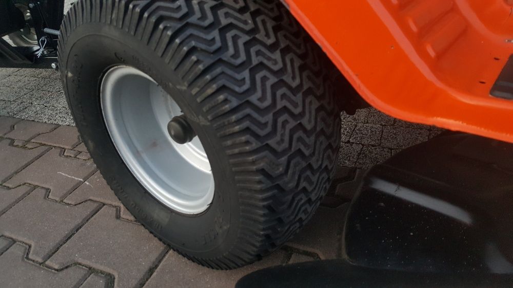 Traktor ogrodowy kosiarka Husqvarna , John deere, pług