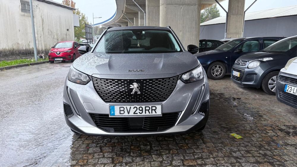 Aluga se veiculo tvde tesla dacia peugeot  zoe etc