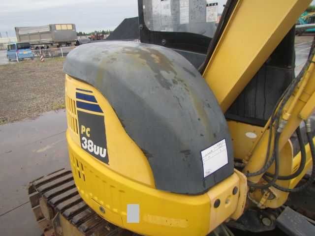 Экскаватор гуеничный Komatsu PC38UU-5