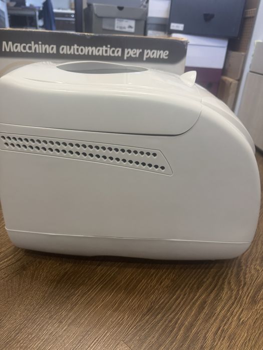 Нова хлібопічка Kennex XBM1078