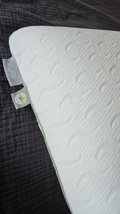 Almofada viscoelástica VONGSEN da WELLPUR em perfeitas condições