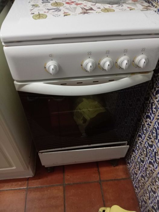 venda moveis sala, mesas cadeira de sala, estantes escritório secretária,  quarto de cama, fogão
