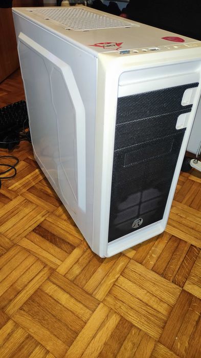 Computador Desktop (Ryzen 2400G / 16 GB / SSD 240 GB) + Periféricos