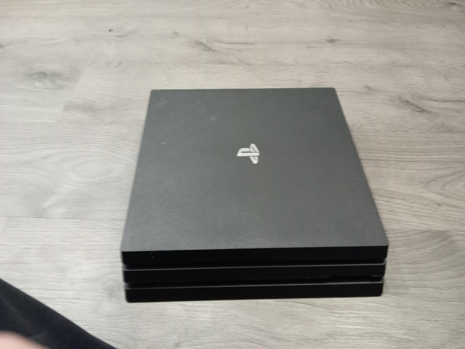 Продам ps 4 pro +ігри
