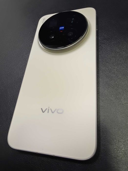 Telemóvel Vivo X300 Pro 16/512GB cor Dune Brown impecável como novo