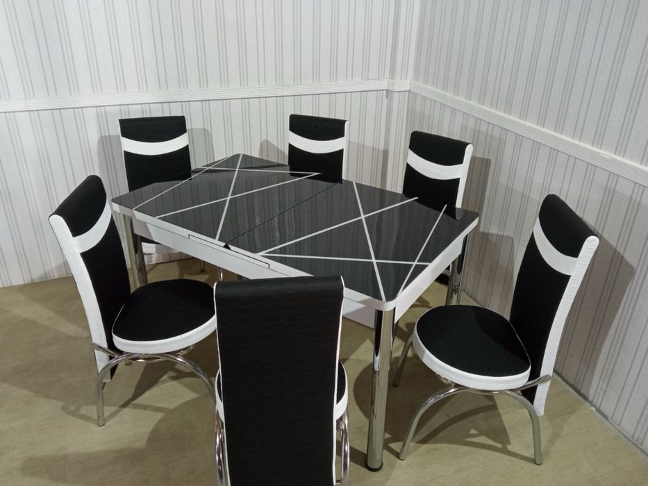 Продаємо комплекти на кухню столову за гартованого скла 3d малюнок