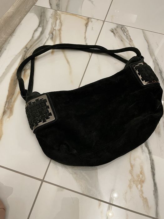 Замшевая сумка середнього розміру з металевими накладками