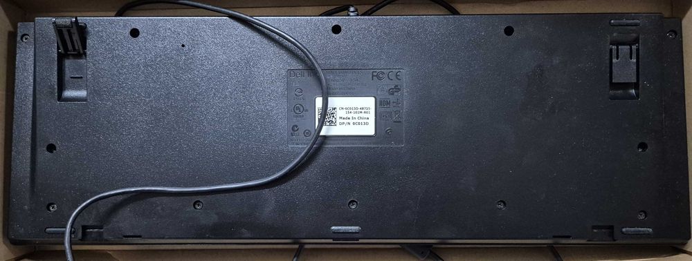 Teclado externo multimédia português com 105 teclas Dell KB522
