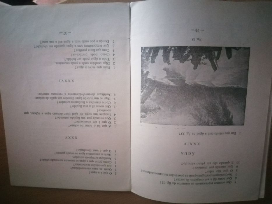 Livro antigo Geográfico-Naturais