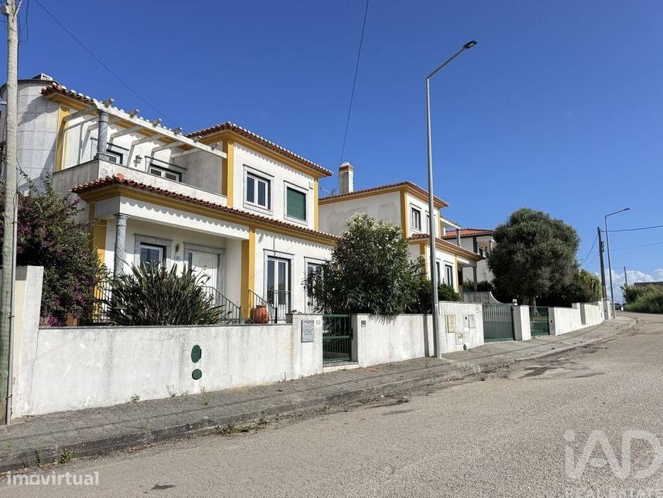Casa / Villa T4 em Santa Bárbara de 188 m2