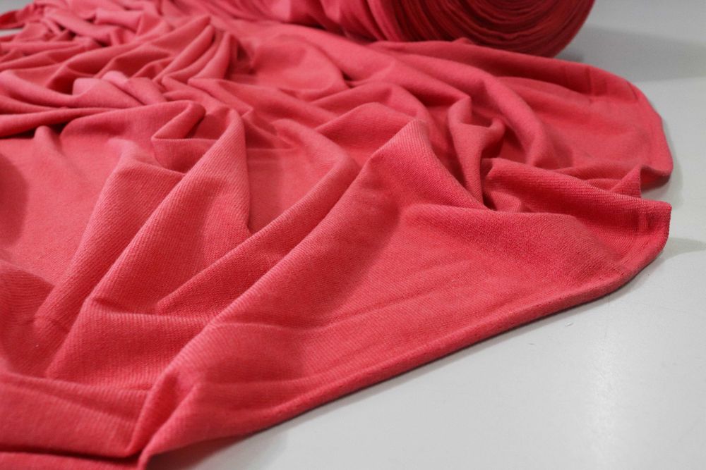 Tkanina dzianina sweterkowa jersey koralowa lekki sweter materiał do szycia 2m