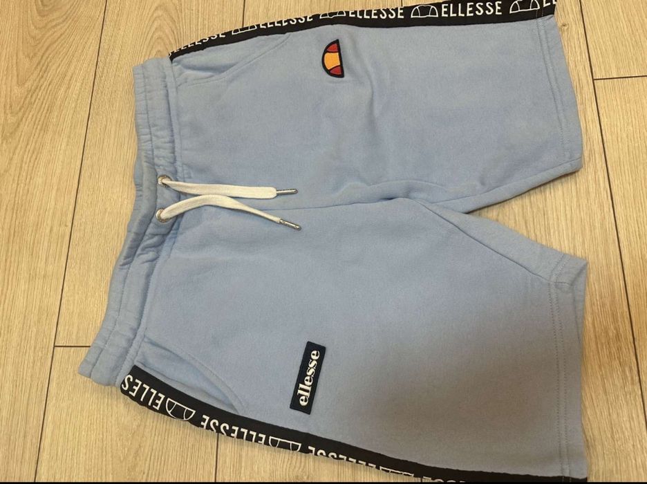 Шорти ellesse і reserverd .