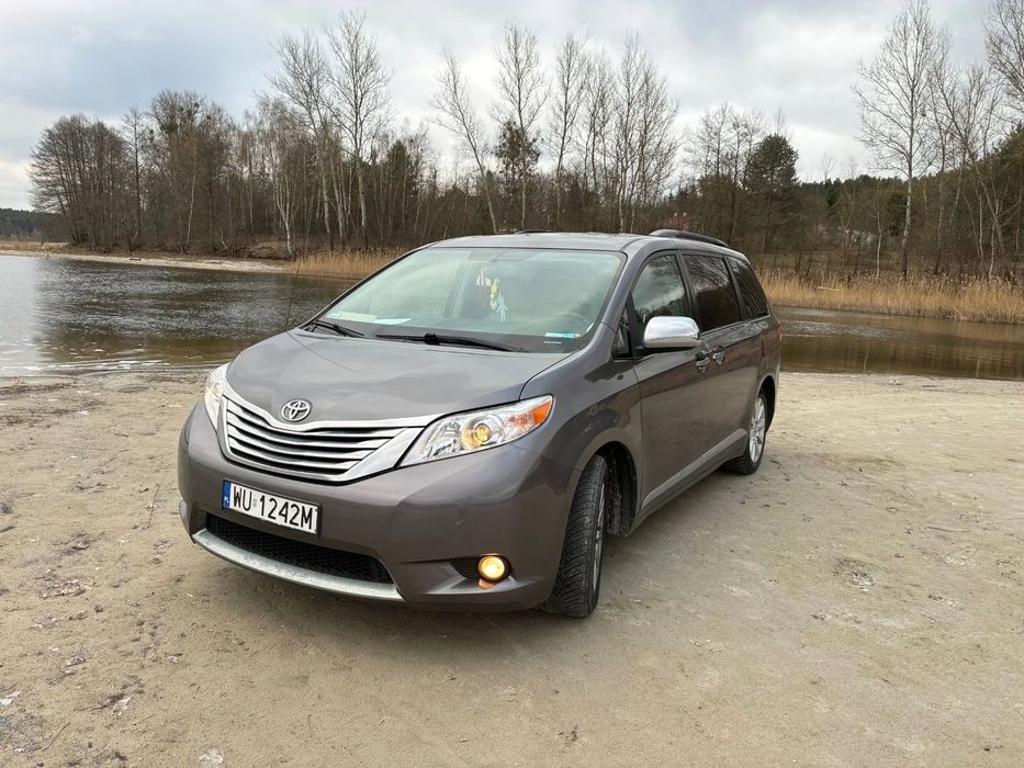 Toyota Sienna Toyota Sienna 3.5 Limited AWD LPG TV Android Kapitan