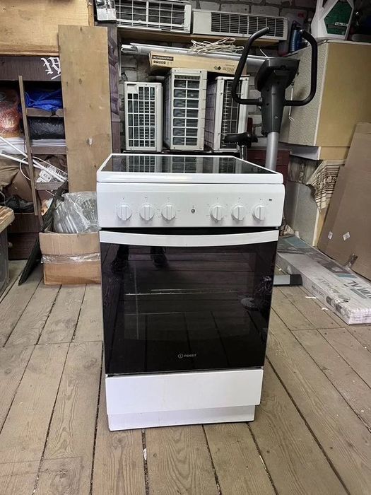 Плита электрическая стеклокерамика Indesit