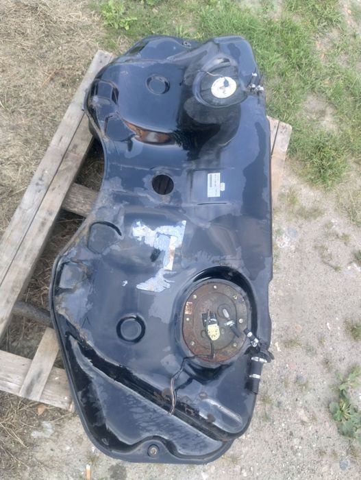 BMW 7 e38 740i v8 zbiornik paliwa bak sta bdb