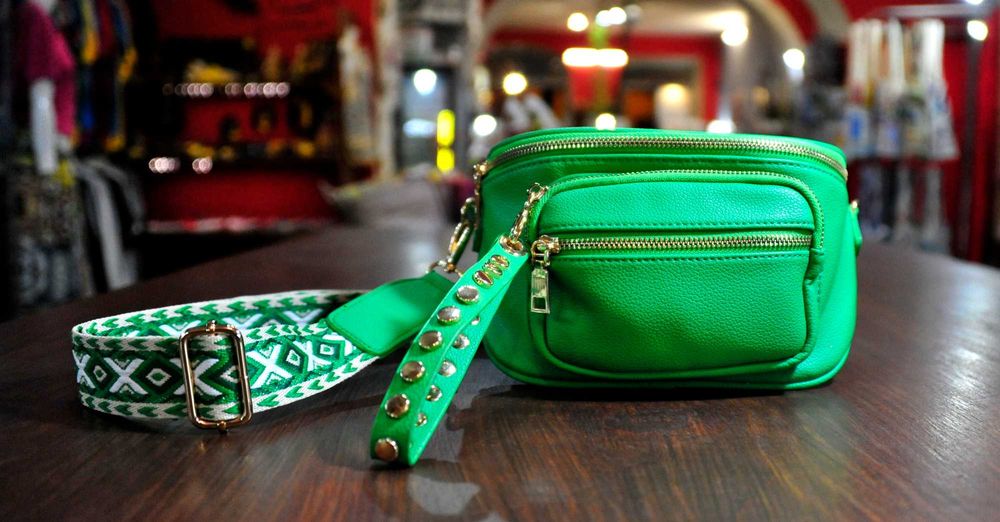 Bolsa de cintura em pele PU