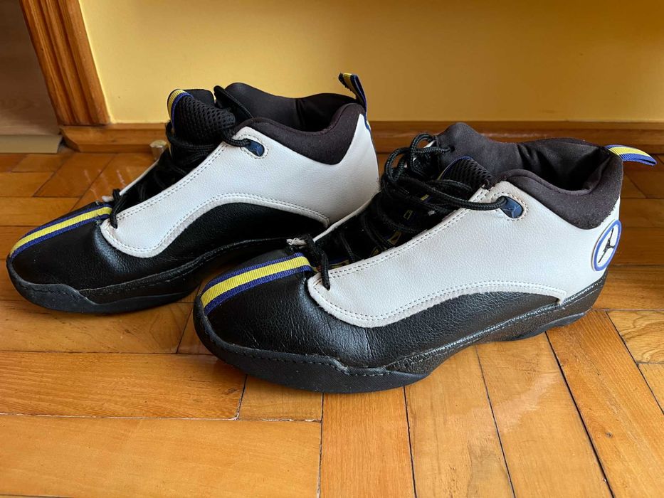 Buty Jordan białe czarne dobry stan 42,5 rozmiar 27 cm