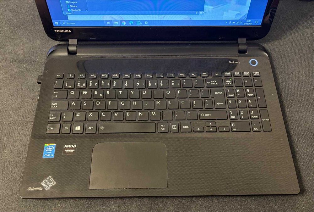 Portatil Toshiba Satellite Skullcandy L50-B-2DJ