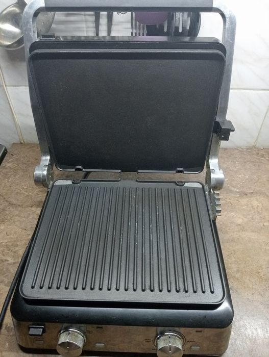 Гриль DeLonghi 900 б/у