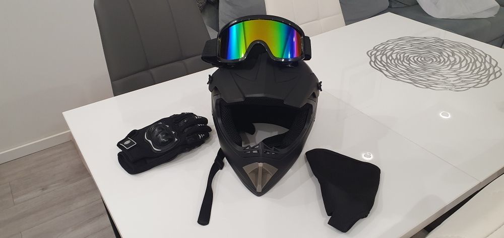 Kask Crossowy na motor,hulajnoge