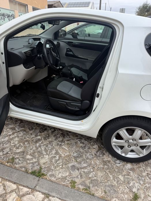 Toyota IQ de Maio 2014