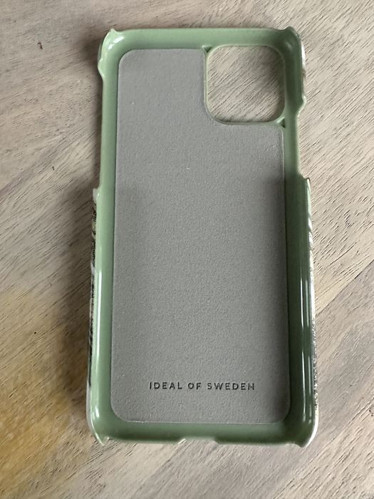 Etui do iPhone 11 Pro marki IDEAL OF SWEDEN Cosmic Green Swirl