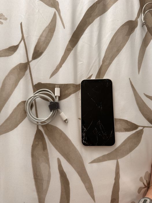 iPhone 12 Mini Avariado + Cabo Lightning (Para Peças/Reparação)