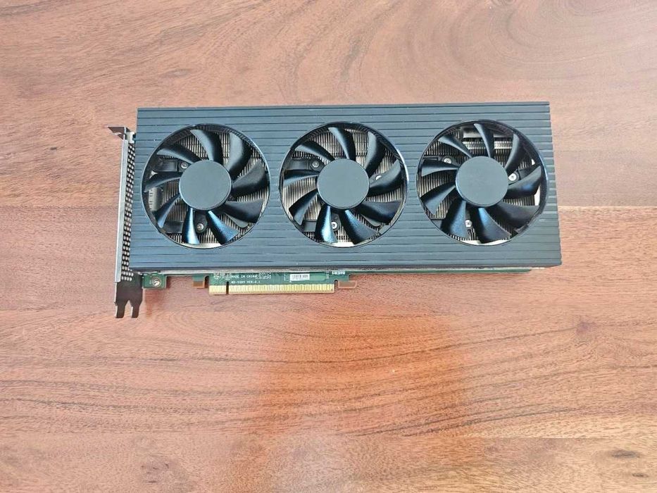 AMD Radeon RX 6800 XT 16GB w doskonałym stanie