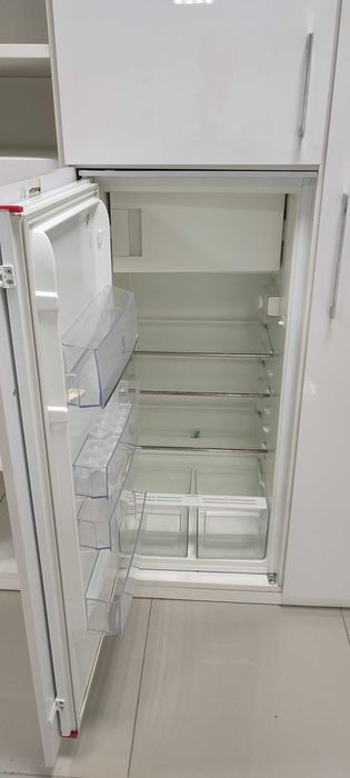 Холодильник вбудований Electrolux ERN92201AW