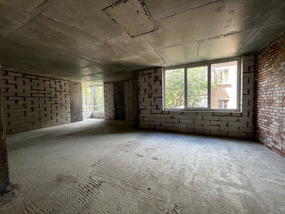 Продаж будівлі Солом'янський рн вул. Скрипника 1604 м2  Без Комісії %