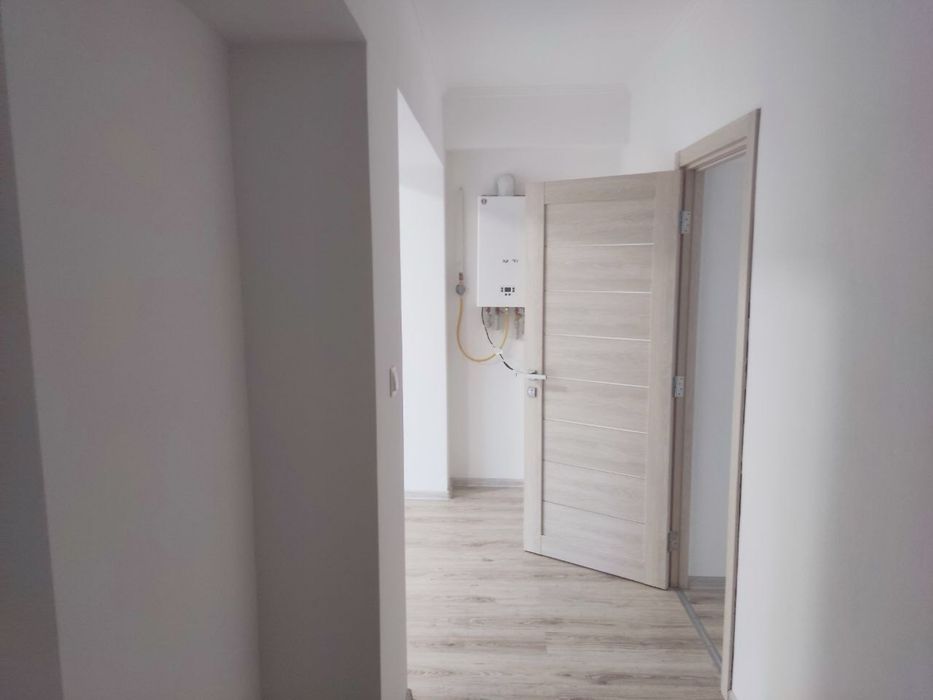 Берегове центр продається будинок, в центрі міста