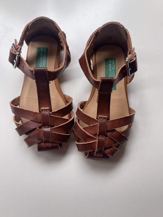Sandália/sapato menina Benetton T21 como novas