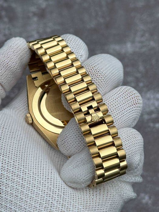 Швейцарские часы Rolex Day-Date President 40 mm Yellow Gold