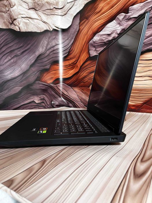 HP OMEN 17-db0047nr — RTX 4070