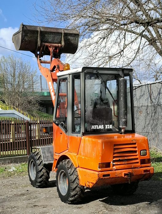 Ładowarka atlas 32e 2,4t  00rok lyzka widły transport