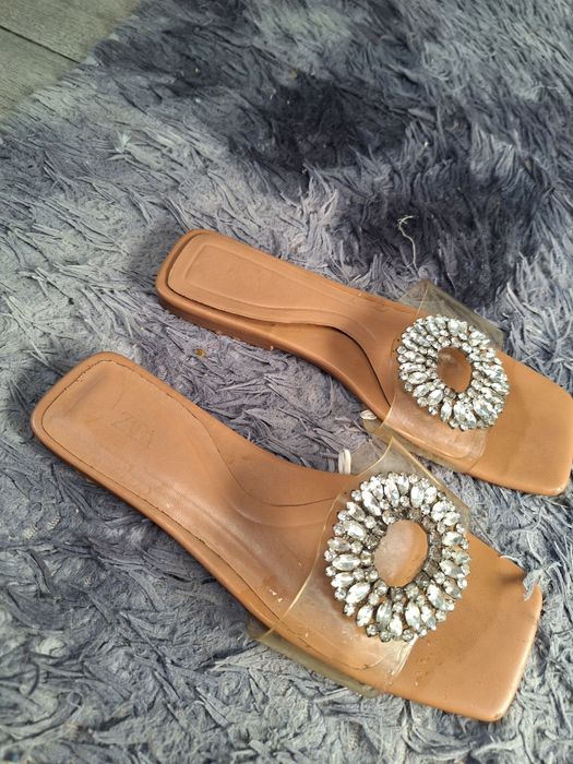 Продам шльопанці фірми ZARA