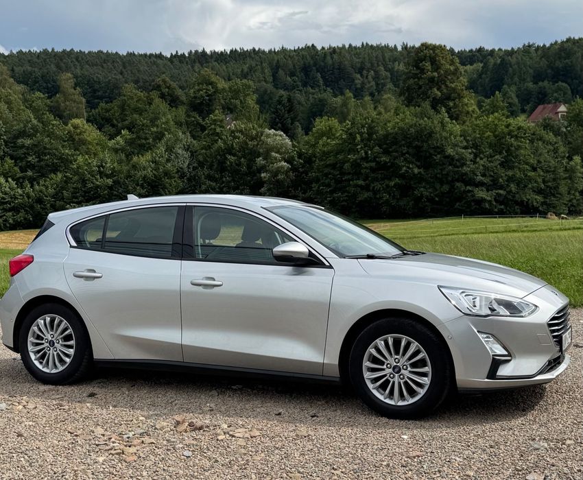 Ford Focus Mk 4 niski przebieg bardzo dobry stan faktura