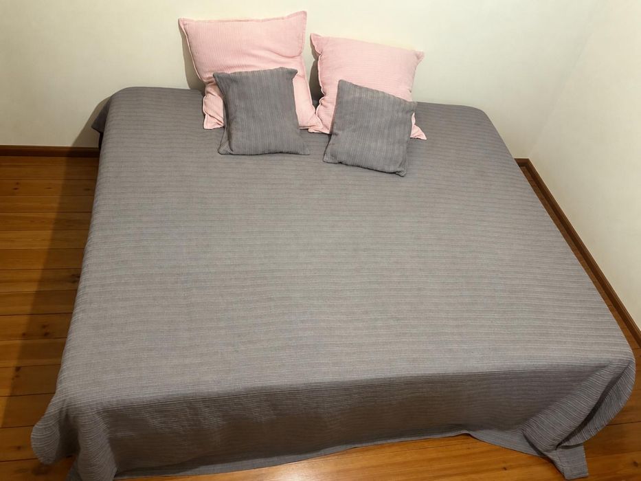 Vendo cama  de casal