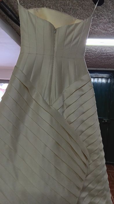 Vestido de noiva e véu Rosa Clará