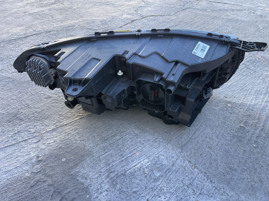 FAROL esquerdo novo VOLVO XC90