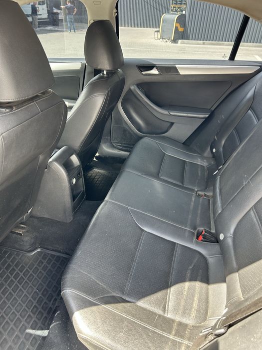 Аренда авто Volkswagen Jetta