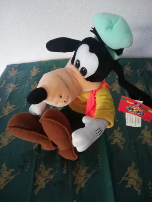 Vários Peluches NOVOS Looney Tunes, Sad Sam, Garfield, Winnie The Poo