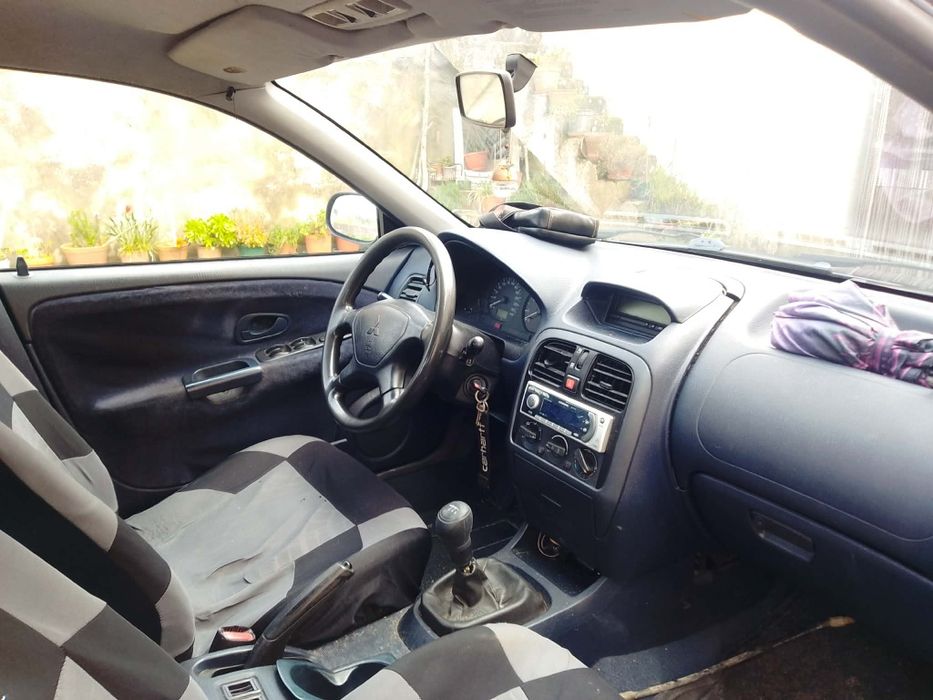 Mitsubishi carisma