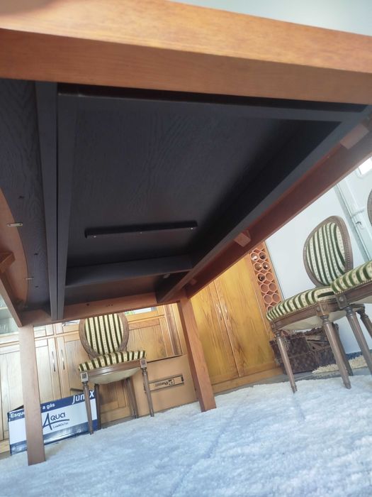 Mesa de jantar grande moderna